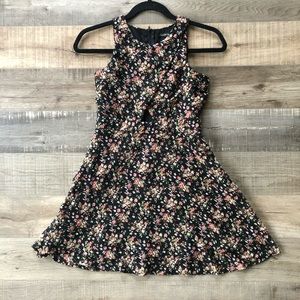 PENELOPE TREE Med Floral Dress